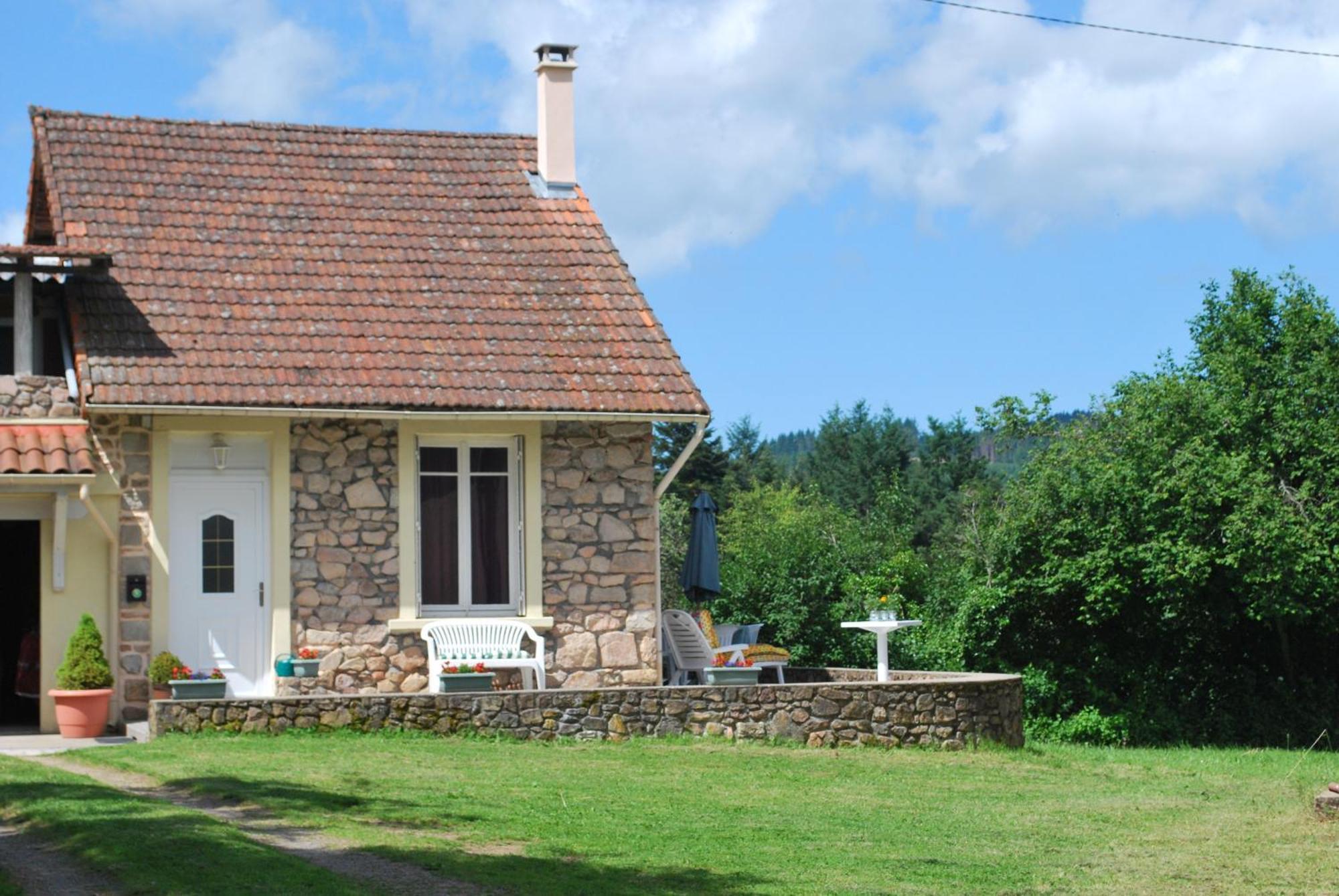 Gite Des Sapins Ranchal Exterior photo
